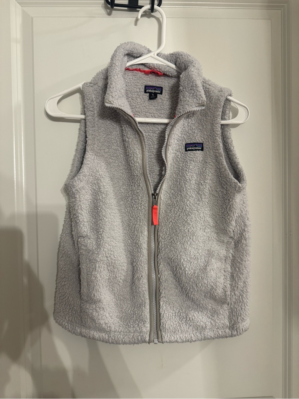 Patagonia Kids Light Gray Sherpa Vest with Coral Zipper Pull XL 14
